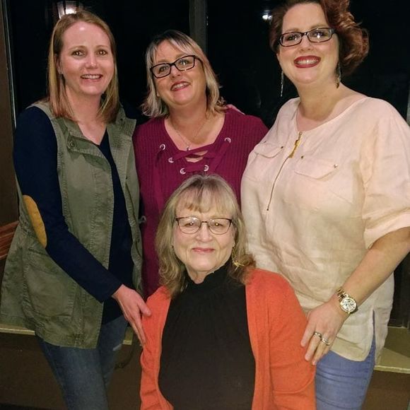 Meet your Posher, Iris - Picture 1 of 1